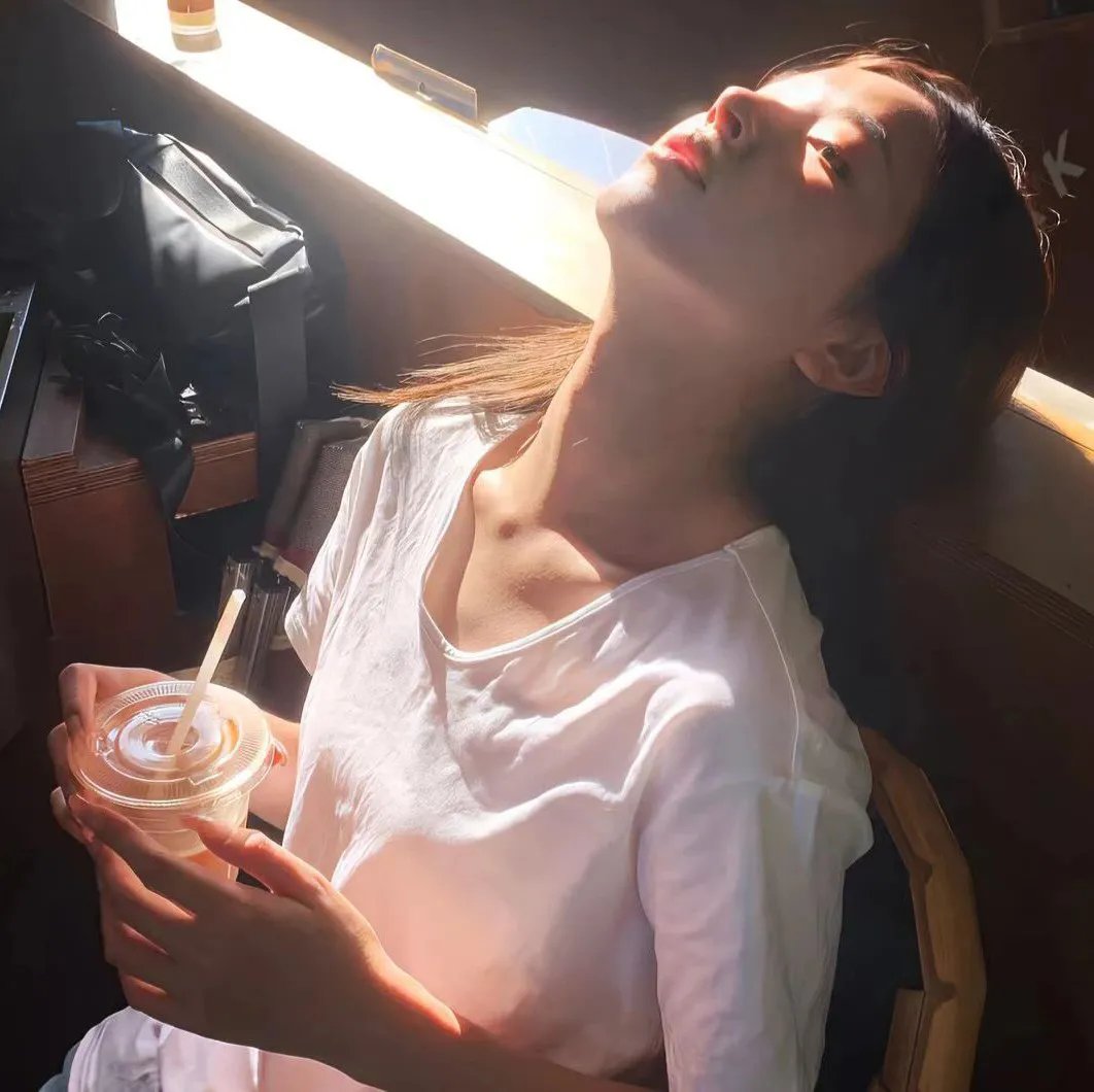 冲浪美眉